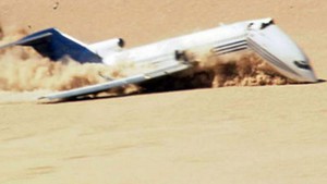 Thử nghiệm độc lạ: Cố ý cho rơi máy bay chở khách xuống đất để thử độ an toàn