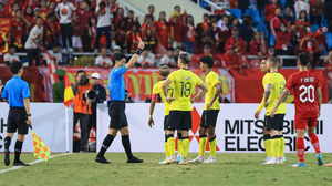 Khiếu nại thẻ đỏ cầu thủ đánh Văn Hậu, Malaysia nhận cái kết cực đắng từ AFF