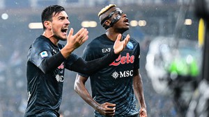 Nóng trở lại cuộc chiến Juventus - Napoli