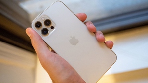 Apple làm rõ vấn đề bức xạ điện từ của iPhone 12