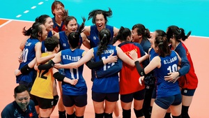 Tin nóng thể thao sáng 12/10: Ba sao bóng chuyền nữ Việt Nam sang Thái Lan thi đấu, HLV Troussier thử nghiệm hàng loạt trước Uzbekistan
