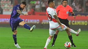 Messi tỏa sáng với cú đúp, Argentina thắng Peru 2-0