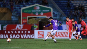 4 trận thua 17 bàn, hàng thủ là nỗi ám ảnh với CLB Hà Nội