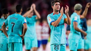Barca đánh rơi chiến thắng vì VAR, chính thức hụt hơi trước Real trong cuộc đua La Liga
