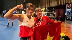 Nguyễn Trần Duy Nhất làm nên địa chấn khi thắng võ sĩ Trung Á 5-0, giành HCV lịch sử ở đại hội châu Á