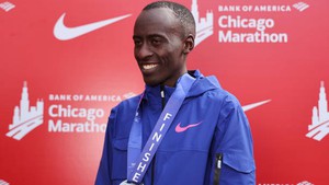 Kelvin Kiptum phá sâu kỷ lục của Kipchoge, trở thành chân chạy marathon nhanh nhất hành tinh 