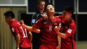 ĐT Việt Nam thắng 4-2 trước đối thủ mạnh hơn tại trận ra quân World Cup, thiết lập 2 cột mốc lịch sử, khiến FIFA khen ngợi