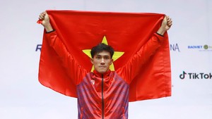 Nguyễn Trần Duy Nhất thắng cao thủ Thái Lan ngoạn mục, hoàn thành giấc mơ giành danh hiệu sau 13 năm chờ đợi