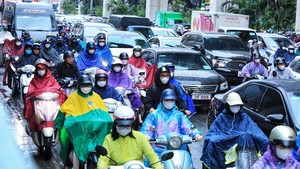  Hà Nội: Mưa rét kèm tắc đường trong ngày đầu tuần