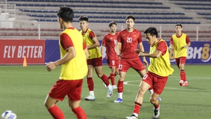Tin nóng thể thao tối 16/11: Báo Anh dự đoán kết quả trận Philippines vs Việt Nam, MU cho phép 7 cầu thủ ra đi 