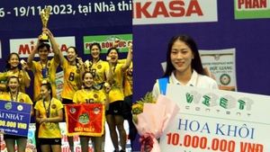 Đội bóng chuyền Việt Nam nhận 'mưa tiền thưởng' trong ngày Kiều Trinh lập cú đúp Hoa khôi 