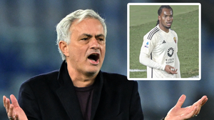 Mourinho khiến ngôi sao đồng hương 'ngơ ngác' vì pha thay người khó hiểu