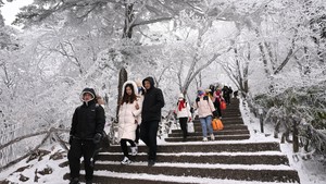 Tuyết rơi hiếm thấy ở miền Nam Trung Quốc