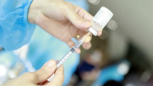 Việt Nam đang dự trữ hơn 400.000 liều vaccine Covid-19