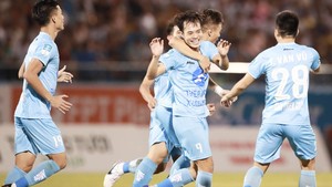Kết quả bóng đá V-League vòng 4: CAHN thua Hải Phòng, Nam Định toàn thắng 