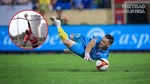 Thủ môn Việt kiều cản phá 'siêu phẩm' của cầu thủ từng ăn tập tại La Liga