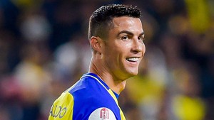 Trọng tài ngỡ ngàng khi nhận được đề nghị đặc biệt từ Ronaldo