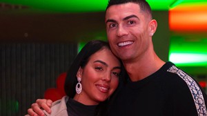 Ronaldo nhắn nhủ gì đến bạn gái Georgina nhân ngày Valentine?