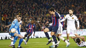 Barcelona và MU rượt đuổi tỉ số đầy kịch tính, xứng đáng là 'chung kết sớm' Europa League