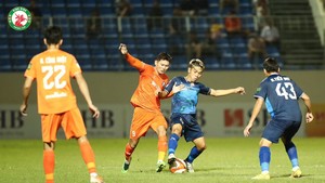 HLV Phan Thanh Hùng xin lỗi vì SHB Đà Nẵng thua trận