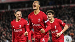 Van Dijk và Salah cùng tỏa sáng, giúp Liverpool tìm lại niềm vui chiến thắng