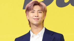 Fan hoan nghênh RM BTS vì câu trả lời chu đáo và hùng hồn về Kpop