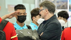 Thầy trò HLV Troussier 'nghênh chiến' Iraq và UAE, chinh phục Doha Cup