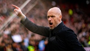 Tin nóng bóng đá sáng 19/3: HLV Ten Hag được MU 'thưởng', PSG bạo chi cho sao Napoli