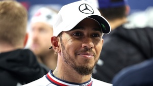 F1 khai mạc chặng Bahrain cuối tuần này: Kì tích thứ 8 cho Hamilton được không?