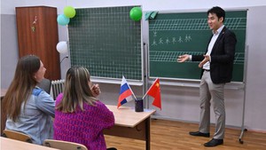 Quan hệ Nga - Trung nồng ấm, người Nga bỏ tiếng Anh, đổ xô đi học tiếng Trung
