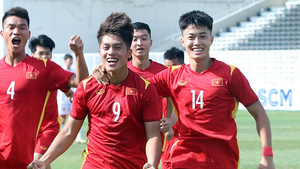 Đang đá ở Doha Cup, 'Vua giải trẻ' U23 Việt Nam được HLV Kiatisuk đưa vào danh sách dự Cúp quốc gia