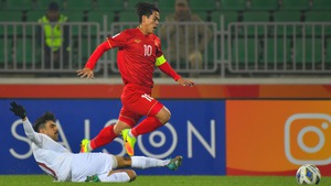 Quốc Việt, Văn Trường lập công nhưng không phải cầu thủ xuất sắc nhất trận của U20 Việt Nam