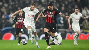 Hàng thủ 'bỏ túi' Kane và Son, Milan lần đầu vào tứ kết C1 sau 11 năm 