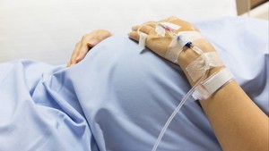 Bệnh viện tại Trung Quốc thử nghiệm cấy ghép tử cung
