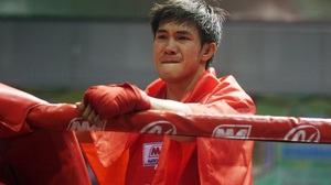 Độc lạ SEA Games: Nguyễn Trần Duy Nhất đánh võ sỹ Lào tơi tả nhưng vẫn bị xử thua bất ngờ