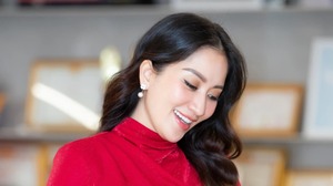 Loạt ảnh bầu xinh xỉu của Khánh Thi ở tuổi 41