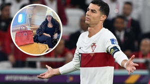 Tính nghiện mua sắm của Georgina khiến Ronaldo phải lắc đầu: Đòi thêm một chiếc giống hệt dù túi hàng hiệu chất đầy nhà