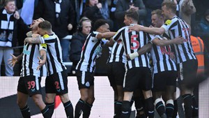 Điểm nhấn Newcastle 2-0 MU: Khốc liệt cuộc đua top 4, MU ‘nhớ’ Eriksen và Casemiro