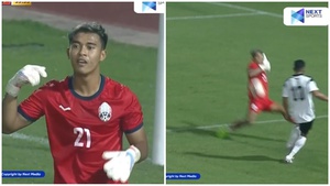 Thủ môn U22 Campuchia chơi bóng bằng tay lộ liễu ngoài vòng cấm, trọng tài vẫn không rút thẻ đỏ