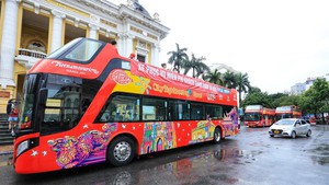 Tham quan Hà Nội miễn phí bằng xe buýt 2 tầng