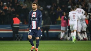 Messi tiếp tục bị fan PSG 'tra tấn', ngày chia tay đã ở rất gần