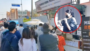 Cô gái Việt bán nước mía tại Hàn vẫn không ngừng gây sốt: Khách đông nghịt, 3 ngày hết bay 1500kg mía