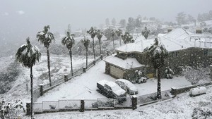 Mỹ: Lượng tuyết rơi tại California đạt mức kỷ lục