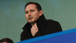 Với động thái này, Lampard đã sẵn sàng ngồi vào ghế nóng ở Chelsea?