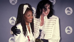 Janet Jackson muốn làm mini-serie TV tiểu sử kể về cuộc đời âm nhạc của mình và mối quan hệ với anh trai Michael