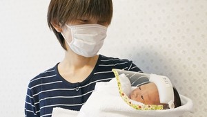Người trẻ tại Nhật Bản ngại sinh con