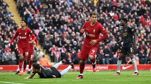 Video bàn thắng Liverpool 2-2 Arsenal: Firmino 'tiếp lửa' cho cuộc đua vô địch