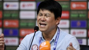 HLV Vũ Tiến Thành: 'Hai trận thua 10 bàn thật khó chấp nhận được'