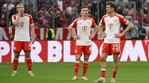 Trước nguy cơ trắng tay, Bayern Munich sẽ phải phá đi để xây lại