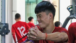 Cầu thủ U22 Việt Nam méo mặt tập thể lực chuẩn bị đấu U22 Malaysia